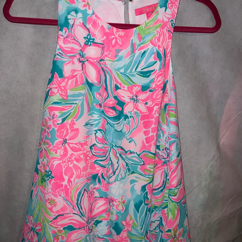 Lilly Pulitzer satin type Floral Sleeveless top